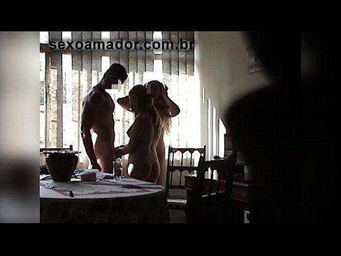 ❤️ Seksvriende nooi 'n reuse man en 'n drietal saam met hom ️❌ Fokvideo op af.ixiporn.ru ❤